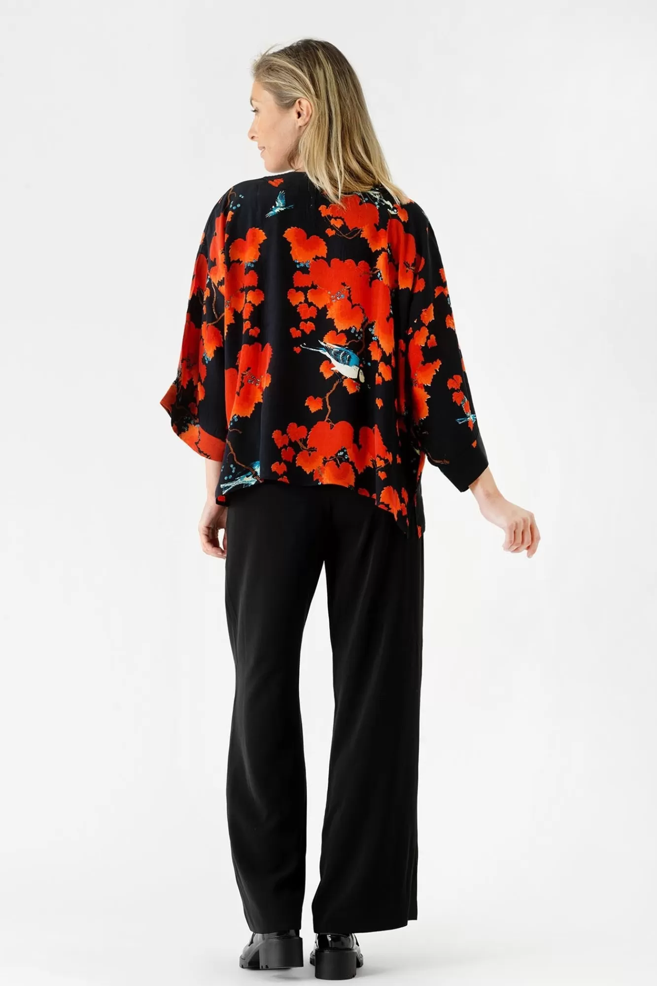 Women One Hundred Stars Short Kimonos-Acer Black Crepe Kimono