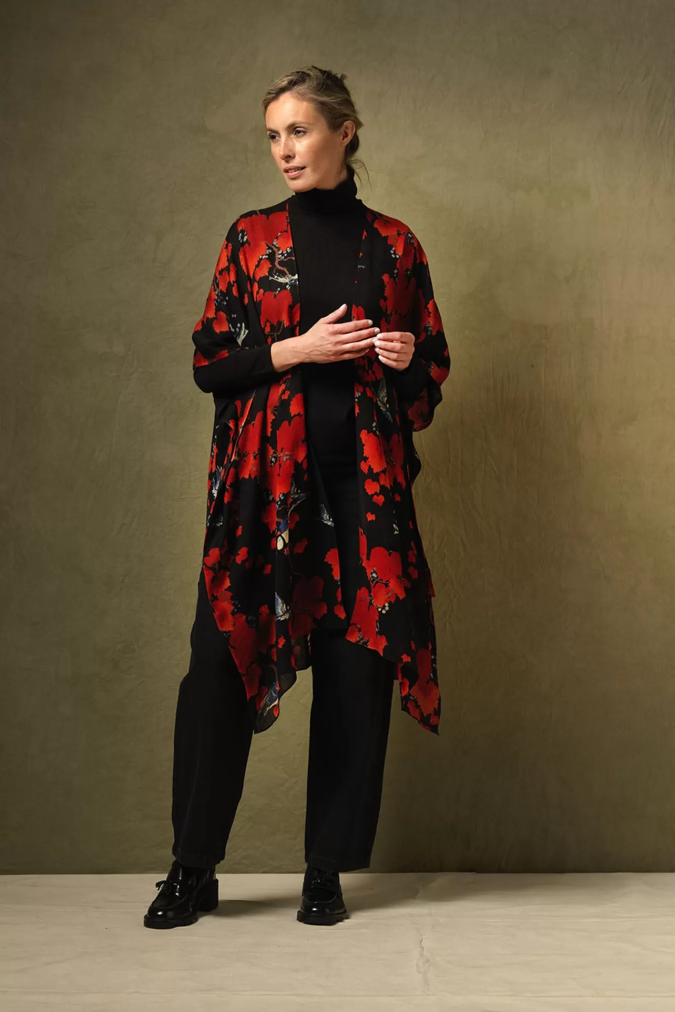 Women One Hundred Stars Wool Throwovers-Acer Black Wool Throwover