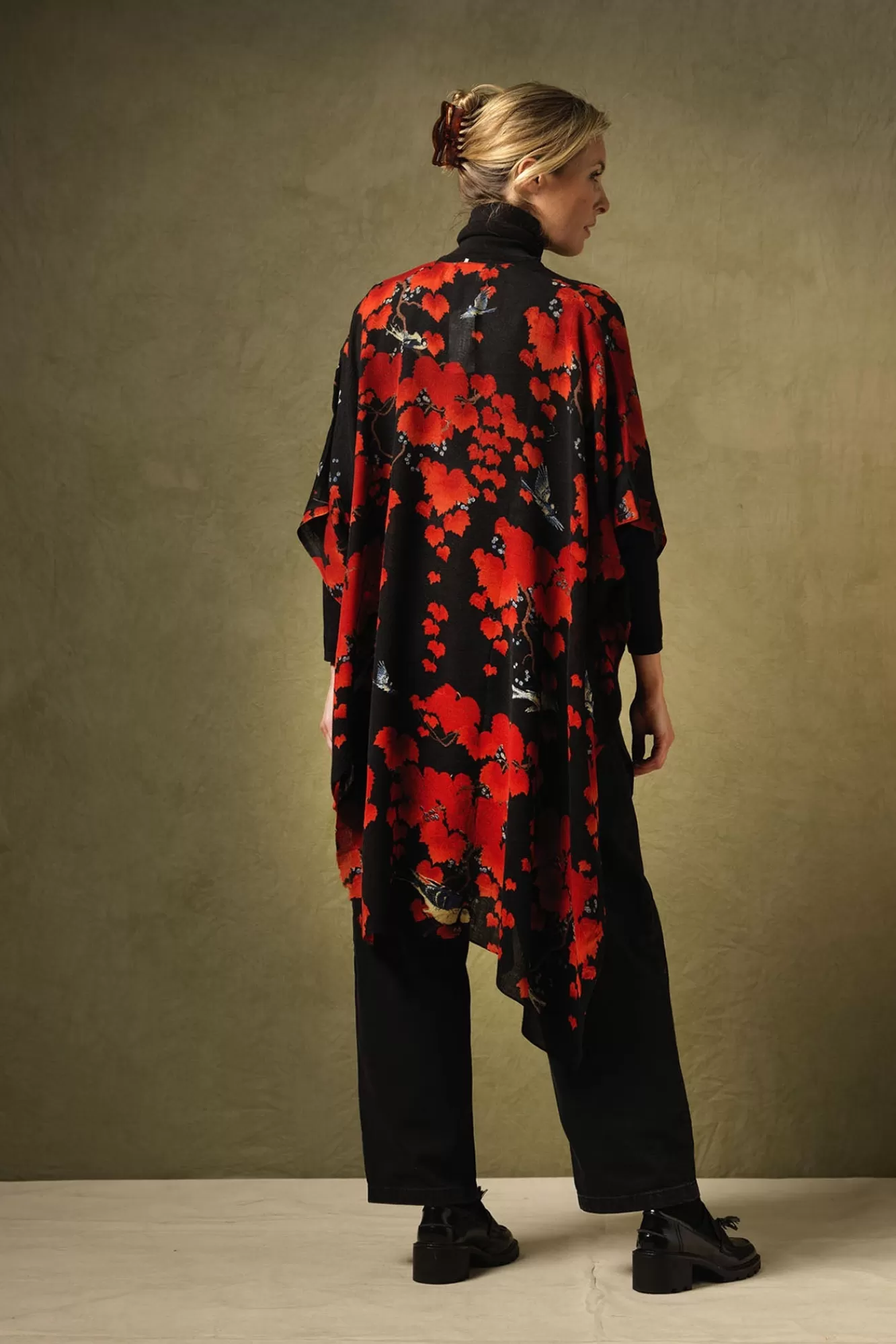 Women One Hundred Stars Wool Throwovers-Acer Black Wool Throwover