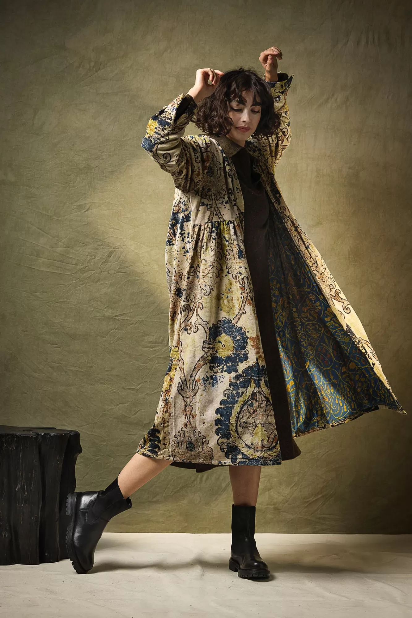 Women One Hundred Stars Velvet Coats-Dhurrie Taupe Velvet Duster Coat