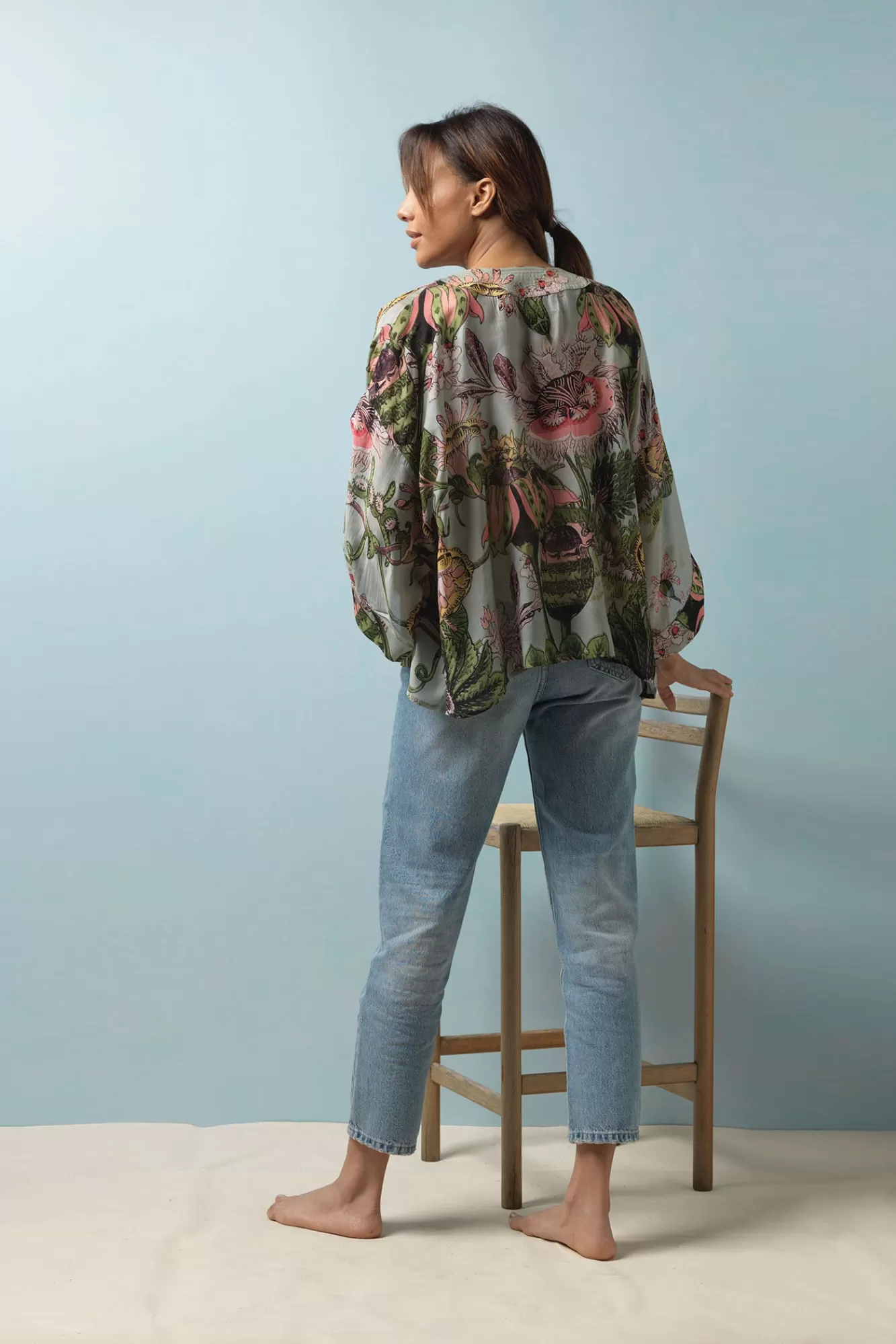 Women One Hundred Stars Short Kimonos-Eccentric Blooms Putty Kimono