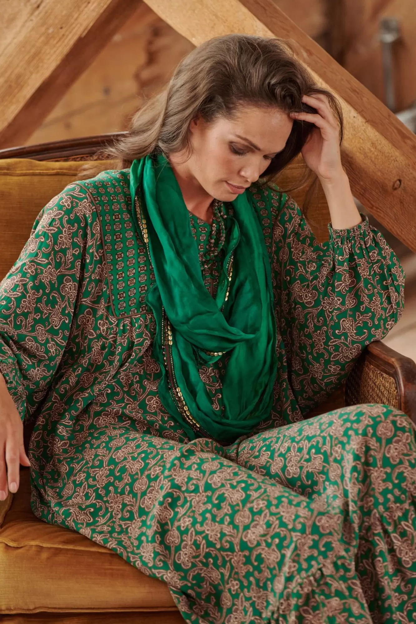 One Hundred Stars Necklaces-Indian Heritage Green Necklace Scarf