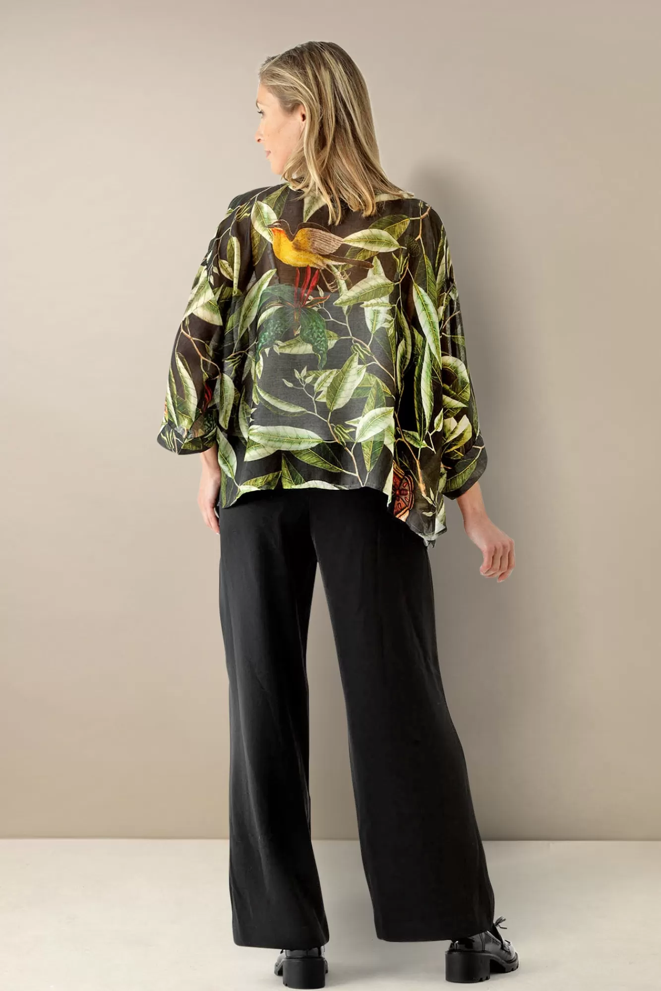 Women One Hundred Stars Short Kimonos-Kew Evergreen Black Kimono