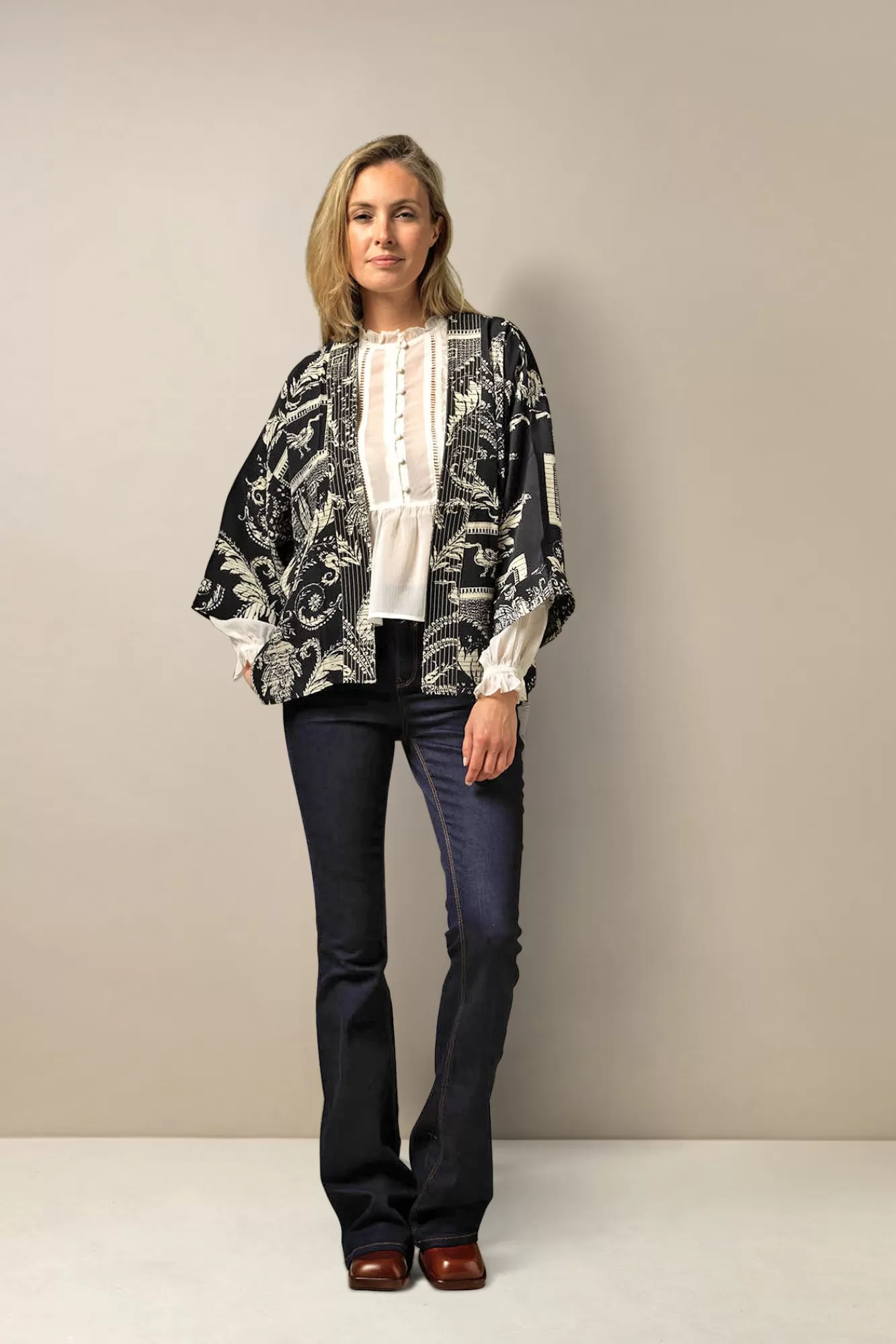 Women One Hundred Stars Short Kimonos-Vintage Damask Black Crepe Kimono