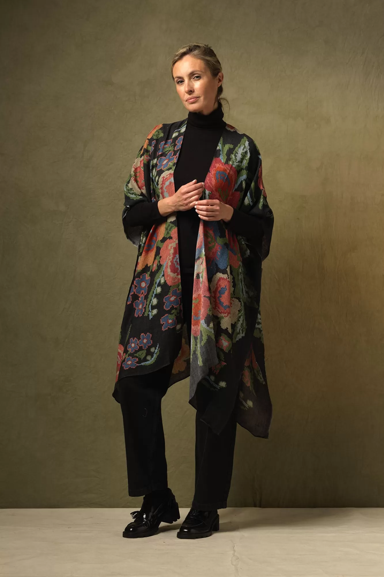 Women One Hundred Stars Wool Throwovers-Woven Flower Black Wool Throwover